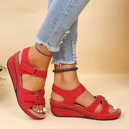 Monicar® | Le confort avec style artisanal : Sandales à velcro, alliant mode et praticité